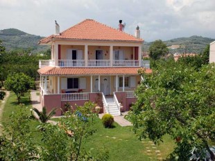 Ενοικιαζόμενα δωμάτια διαμερίσματα Σωτηρίτσα GOLDEN ROSE