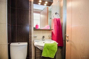 ΚΟΜΜΑΤΗ ΠΑΡΑΣΚΕΥΗ ΣΩΤΗΡΙΤΣΑ ENOIKIAZOMENA ΔΩΜΑΤΙΑ & ΔΙΑΜΕΡΙΣΜΑΤΑ